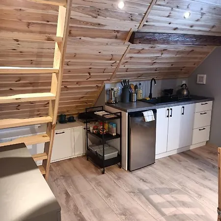 Susanne شقة شكلارسكا بوريبا